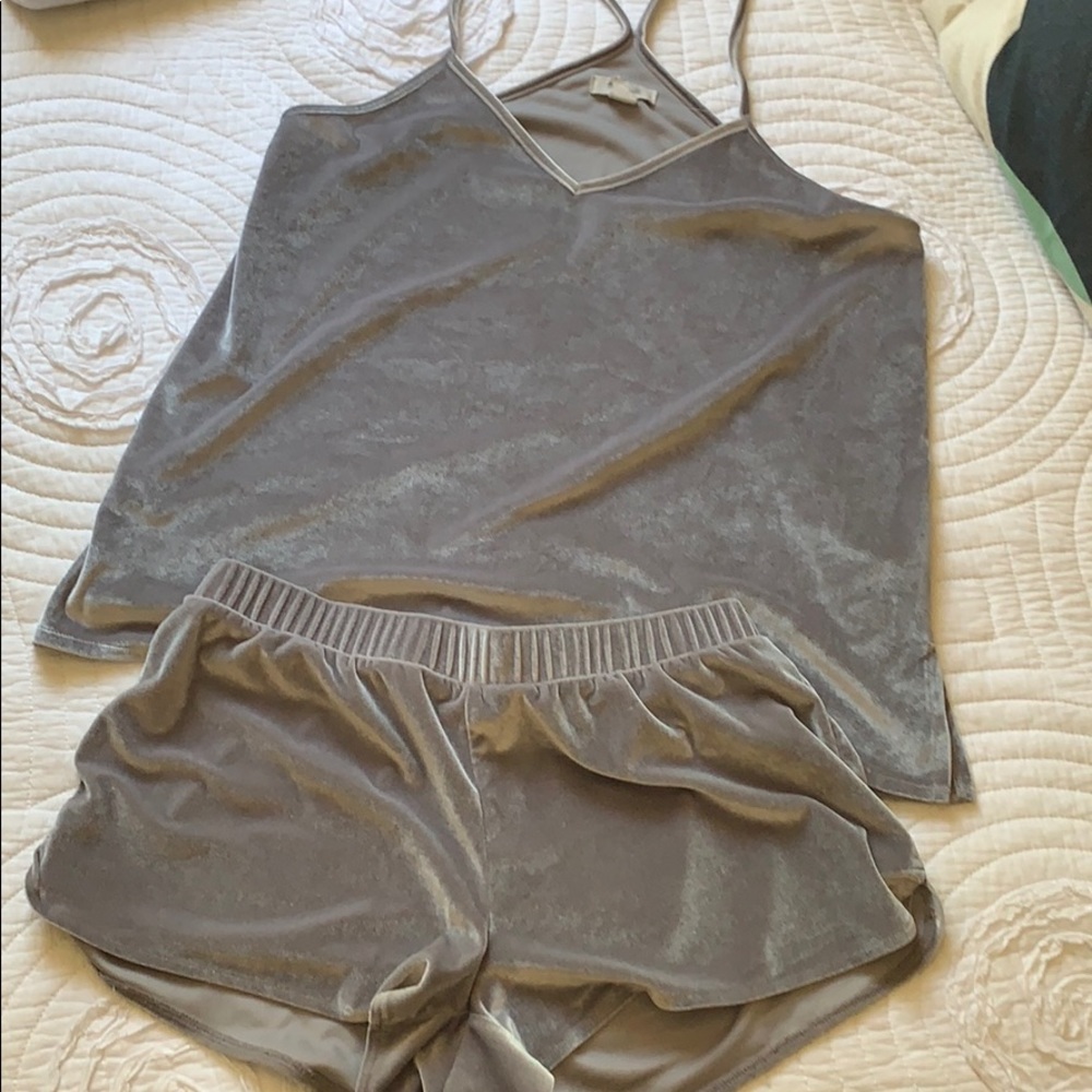 MADEWELL VELVET SILVER PAJAMAS.